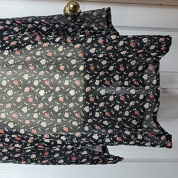 Priya Embroidered Boho Blouse - Picture 5 of 11